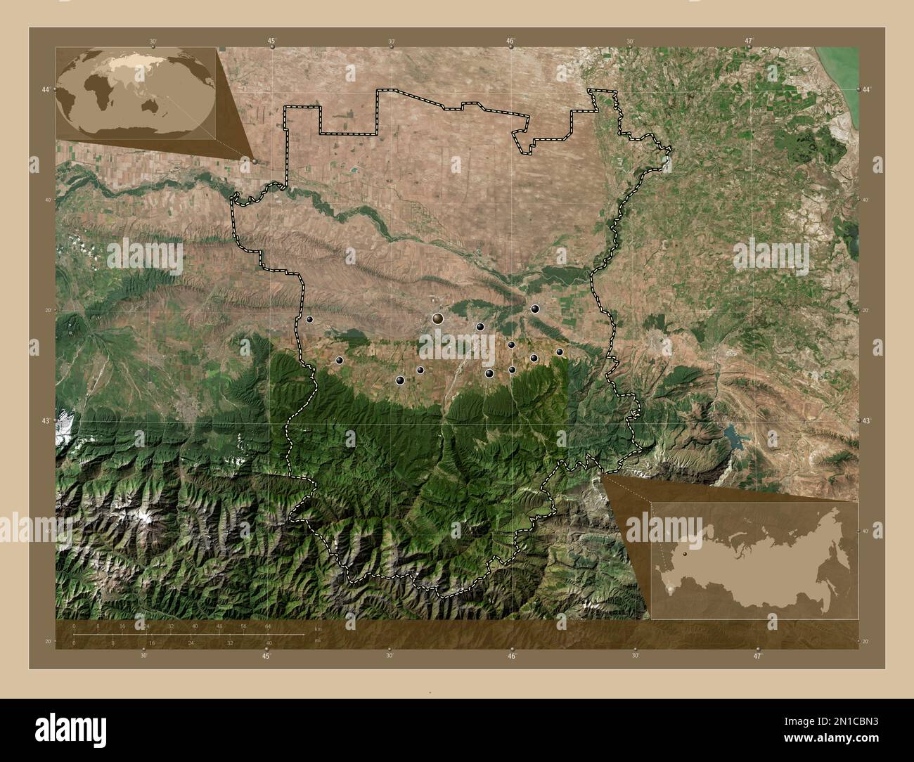 Cecenia, repubblica di Russia. Mappa satellitare a bassa risoluzione. Posizioni delle principali città della regione. Mappe delle posizioni ausiliarie degli angoli Foto Stock