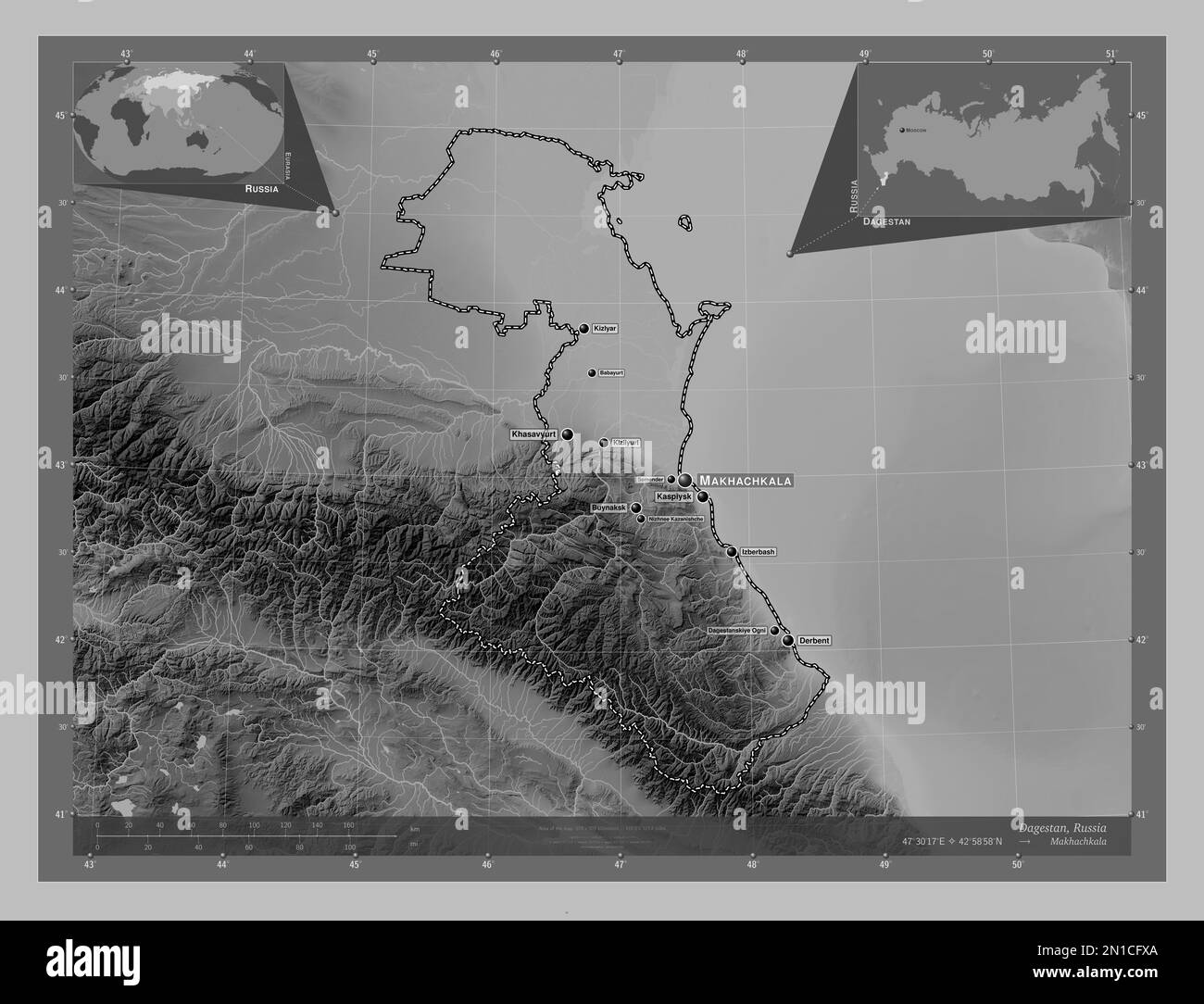 Dagestan, repubblica di Russia. Mappa in scala di grigi con laghi e fiumi. Località e nomi delle principali città della regione. Posizione ausiliaria d'angolo Foto Stock