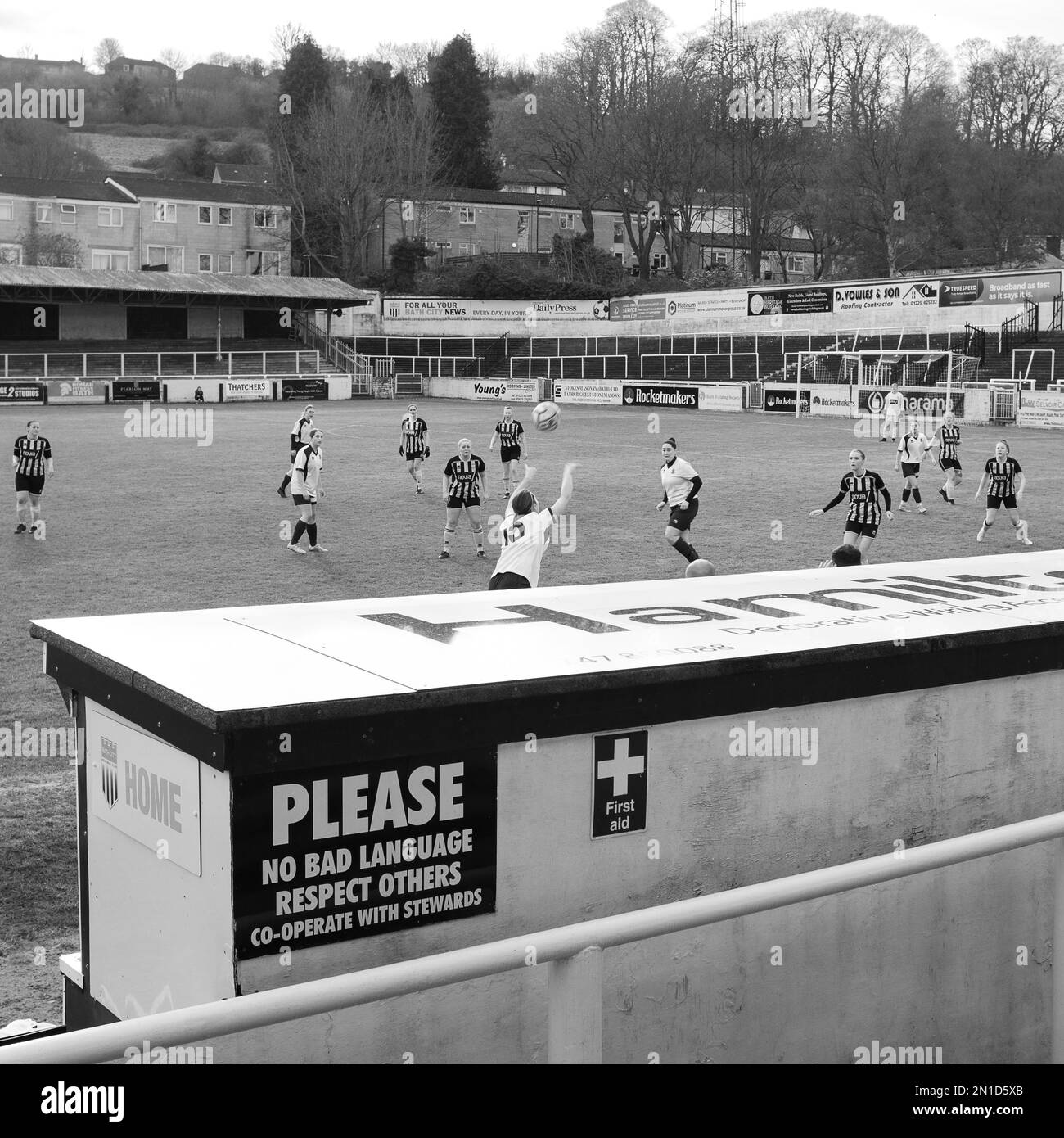 Bath City Football Ground - Twerton Park - durante la partita tra Bath City Women e Bishop's Lydeard Ladies Reserves Foto Stock