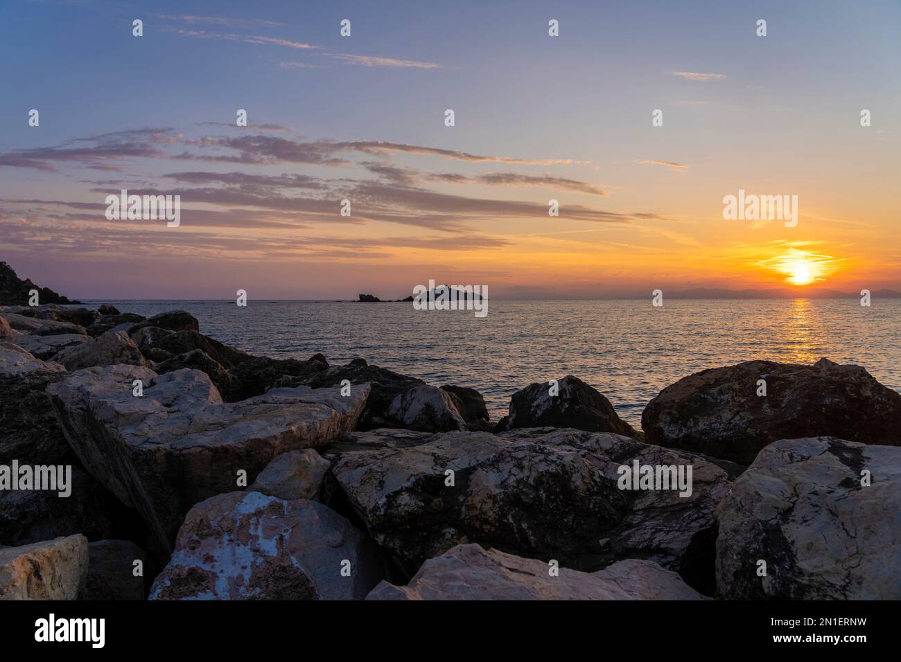 Sparrow Rock al tramonto, Punta Ala, Toscana, Italia, Europa Foto Stock