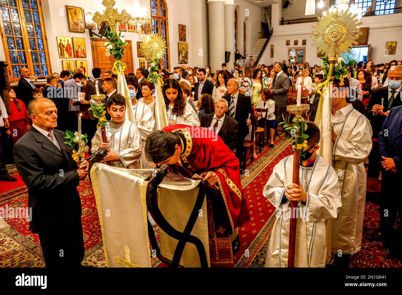 Santa Messa di Pasqua nella Chiesa ortodossa di Wadi El Chahrour El Suflah, Libano, Medio Oriente Foto Stock