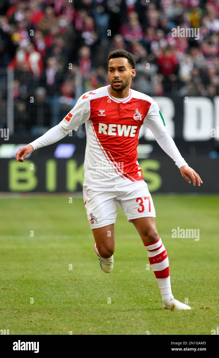 RheinEnergieStadion Cologne Germania, 4,3.2023, Calcio: Bundesliga matchday 19, 1.FC Koeln (KOE, bianco) vs Rasenballsport Leipzig (RBL, nero) — Linton Maina (KOE) Foto Stock