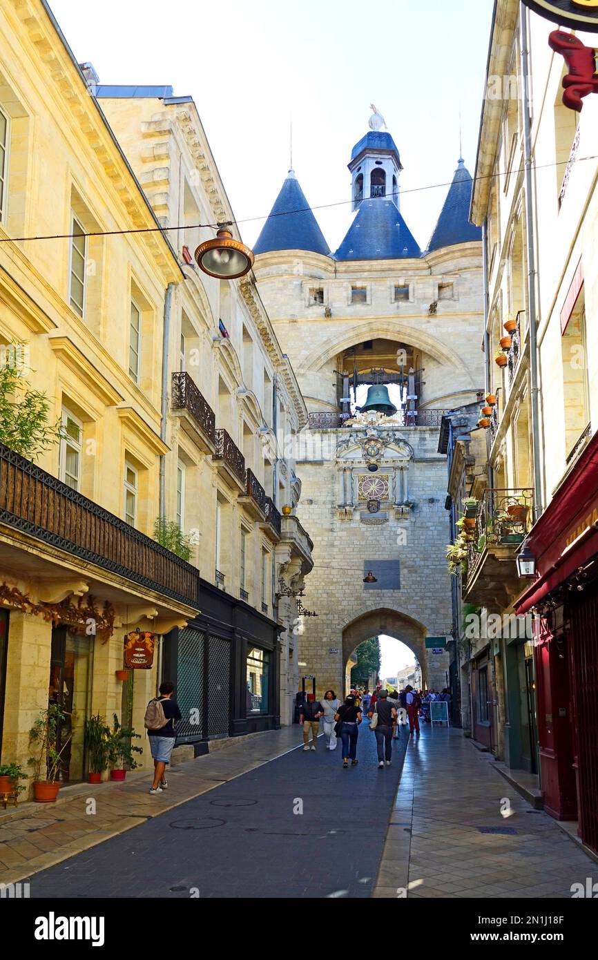 Bordeaux è una città portuale sul fiume Garonna nel dipartimento della Gironda, nel sud-ovest della Francia. E 'la capitale della regione Nouvelle-Aquitaine, come noi Foto Stock