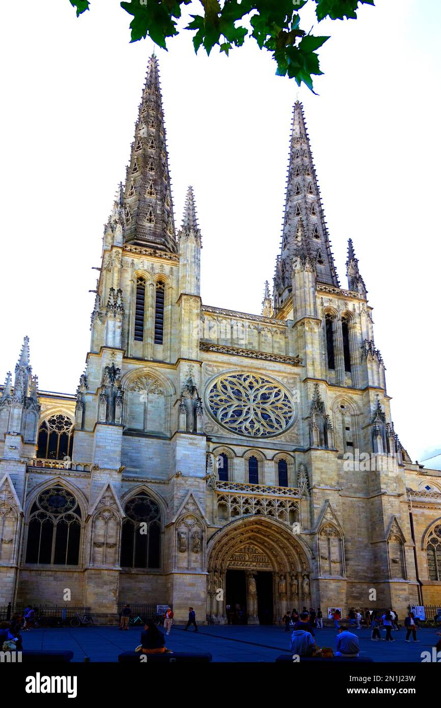 Basilica di San Michael Bordeaux è una città portuale sul fiume Garonna nel dipartimento della Gironda, nel sud-ovest della Francia. È la capitale della Nouvelle Foto Stock
