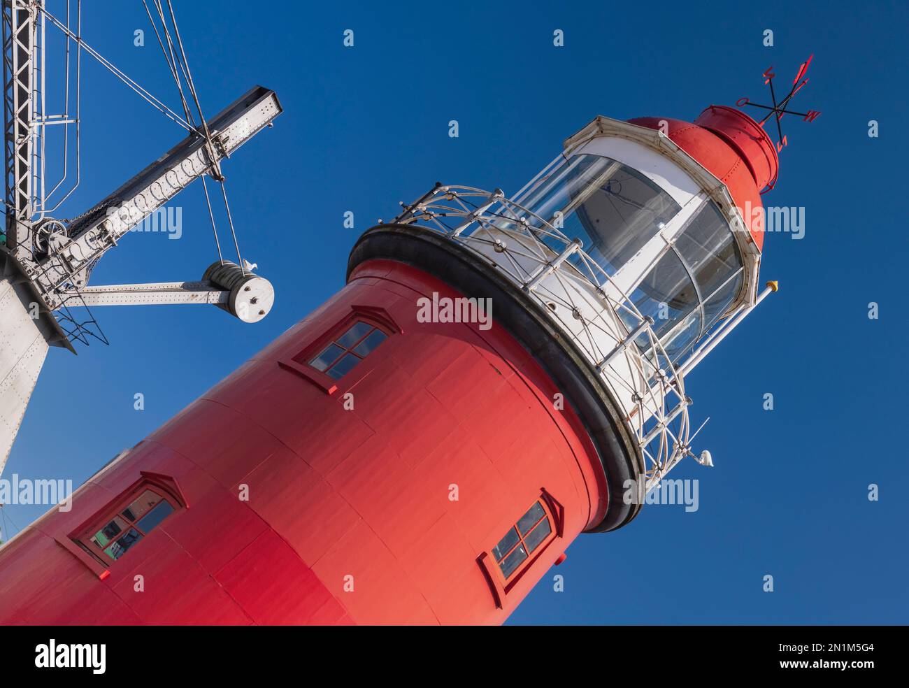 Olanda, Rotterdam, il Museo Marittimo, il faro di The Low Light of the Hook of Holland che un tempo sorgeva presso The Hook of Holland, ma da allora è stato smantellato e riassemblato al museo marittimo di Rotterdam. Foto Stock