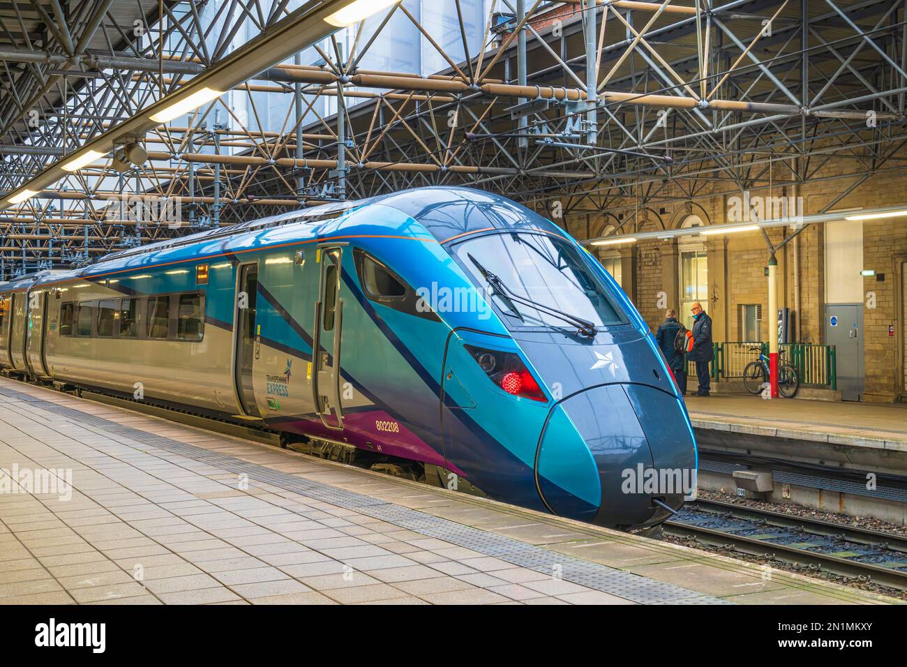 Transpennine Express nella stazione ferroviaria di Manchester Piccadily Foto Stock