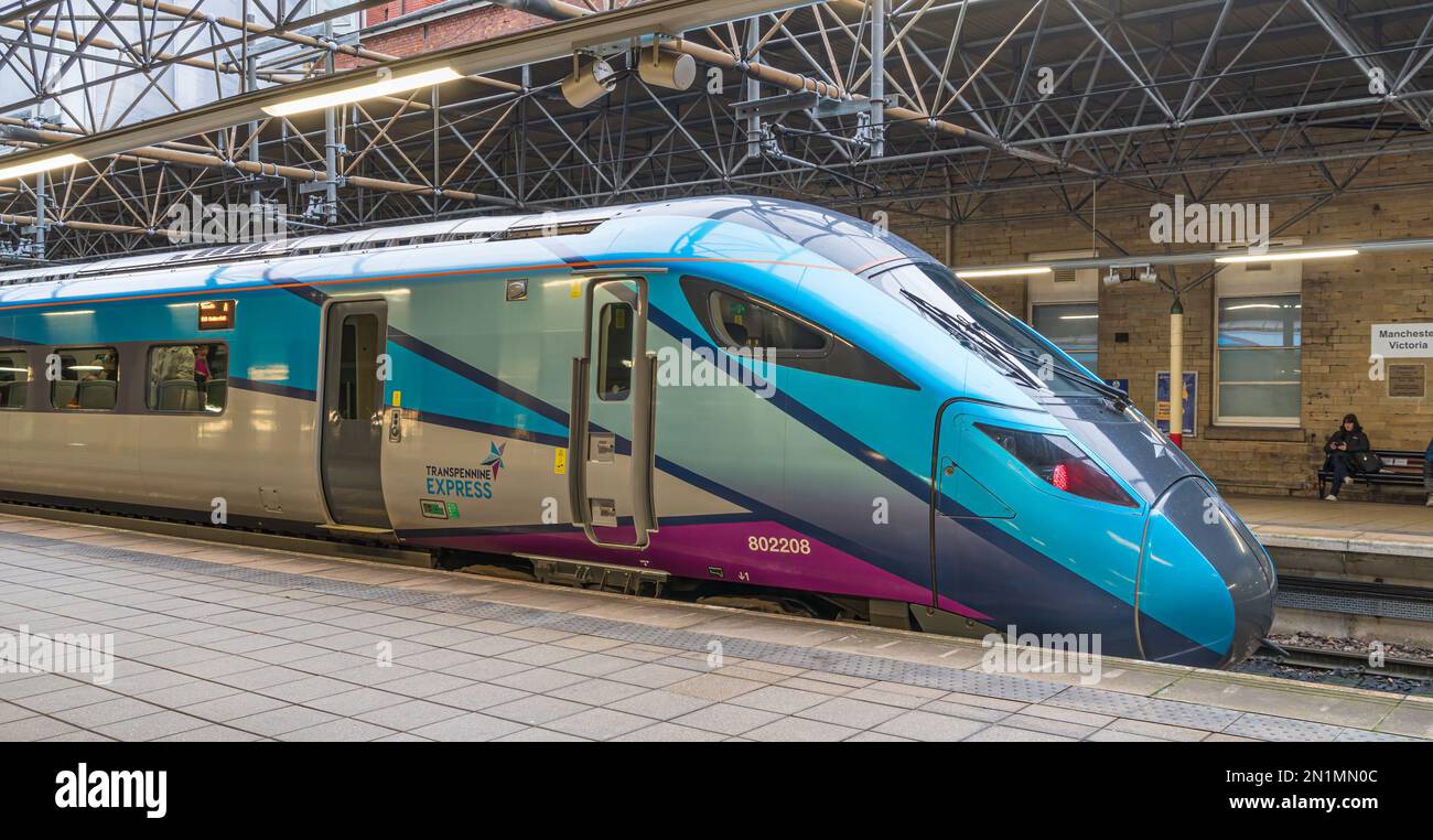 Transpennine Express nella stazione ferroviaria di Manchester Piccadily Foto Stock