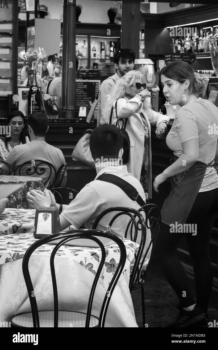 Bar, Bistro, Ristorante a Firenze in estate Foto Stock