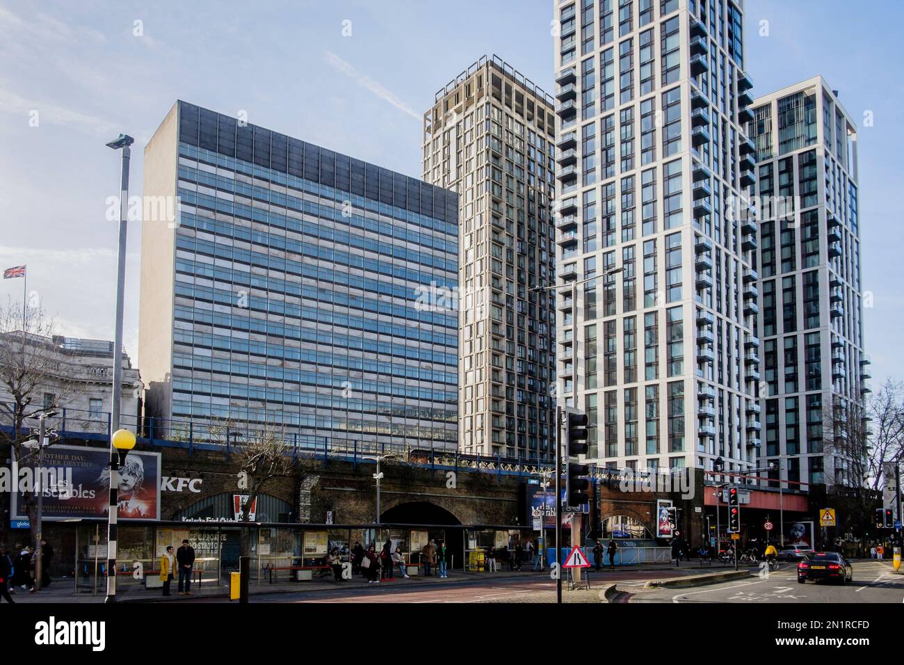 L'edificio della Torre, un edificio di uffici del 1960s adiacente alla stazione di Waterloo, è in programma la demolizione e la ristrutturazione del sito. Londra. REGNO UNITO Foto Stock