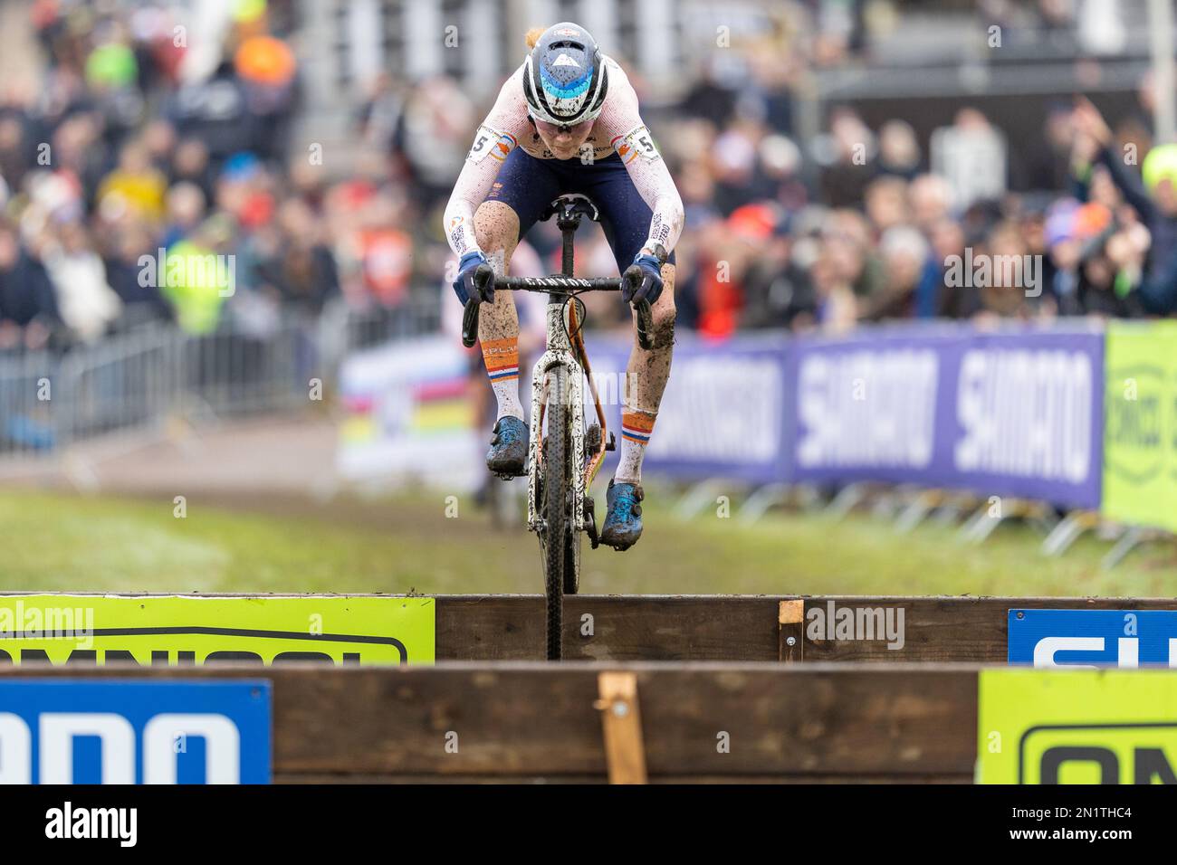 Hoogerheide, Paesi Bassi. , . ELITE WOMEN, #5, PuckPIETERSE dei Paesi Bassi, secondo classificato nella gara, UCI World Championship Cyclo-cross Hoogerheide 2023 nei Paesi Bassi, ciclismo, fuoristrada, UCI Cyclocross World Championships, a Hoogerheide, Paesi Bassi Sabato 04 febbraio 2023. Foto e copyright Fabien BOUKLA/ATP immagini. (BOUKLA Fabien/ATP/SPP) Credit: SPP Sport Press Photo. /Alamy Live News Foto Stock