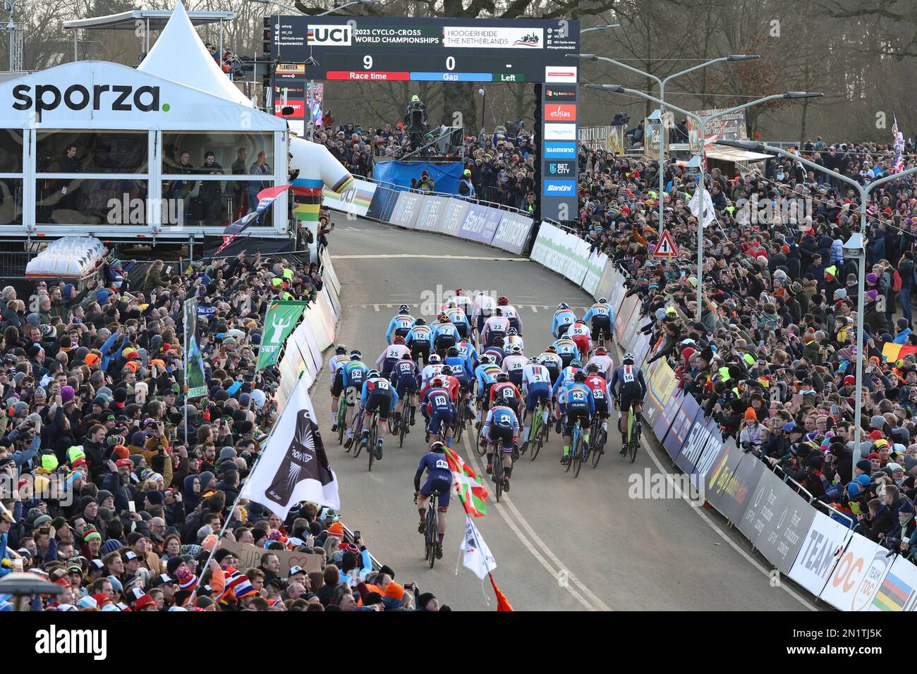 Hoogerheide, Paesi Bassi. , . Uomini Elite concorso, spettatore e percorso di gara vista UCI World Championship Cyclo-cross Hoogerheide 2023 nei Paesi Bassi, ciclismo, off Road cycling, UCI Cyclocross World Championships, a Hoogerheide, Paesi Bassi Domenica 5. Febbraio 2023. Foto e copyright Fabien BOUKLA/ATP immagini. (BOUKLA Fabien/ATP/SPP) Credit: SPP Sport Press Photo. /Alamy Live News Foto Stock