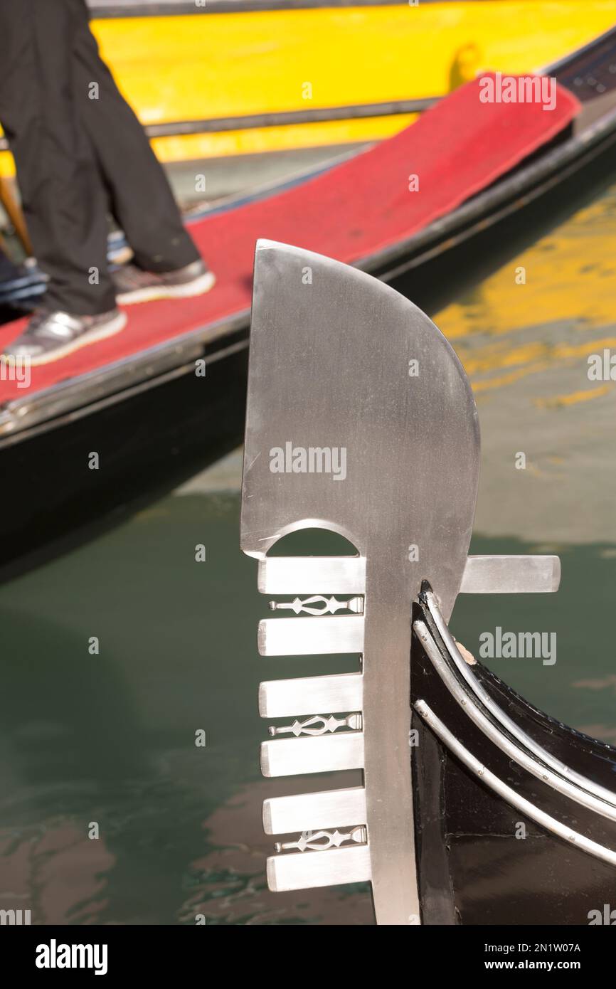 Italia, Venezia, Gondola ferro dettaglio. Foto Stock