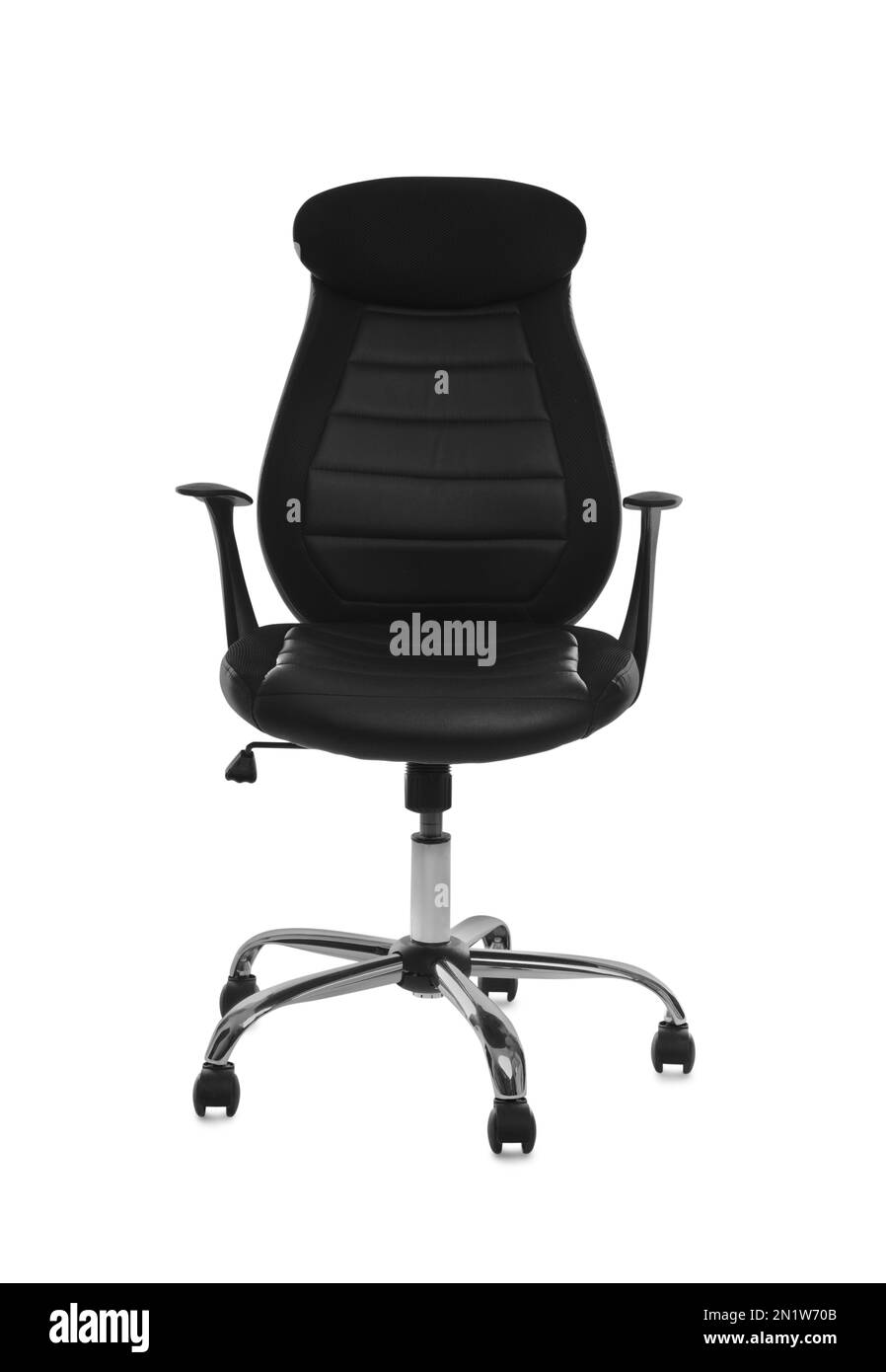 Comoda sedia da ufficio in pelle isolata sul bianco Foto Stock