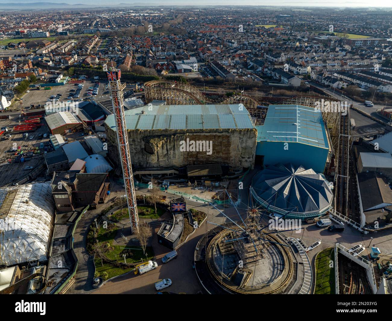 Blackpool Pleasure Beach BPB Aerial Update chiuso la stagione 2023, Inc Big One Re Tracking Foto Stock
