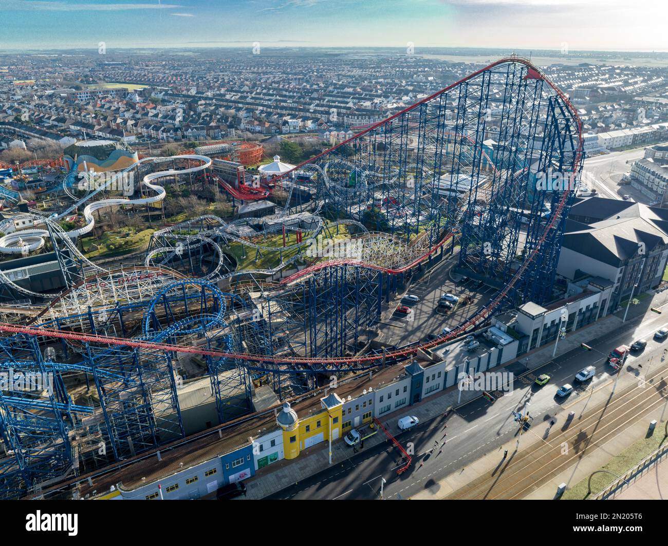 Blackpool Pleasure Beach BPB Aerial Update chiuso la stagione 2023, Inc Big One Re Tracking Foto Stock