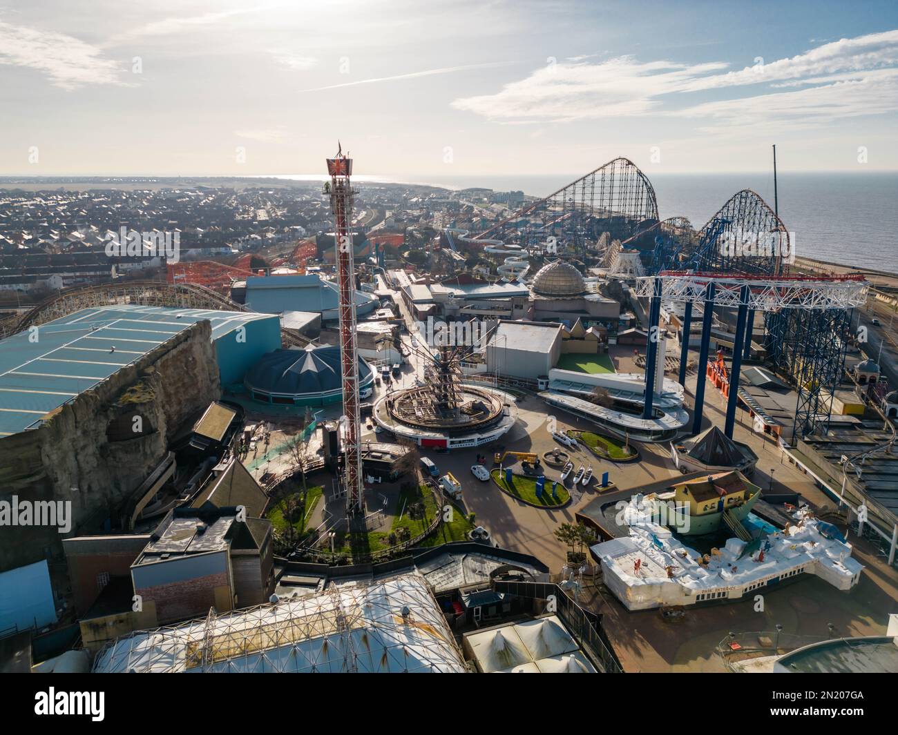 Blackpool Pleasure Beach BPB Aerial Update chiuso la stagione 2023, Inc Big One Re Tracking Foto Stock