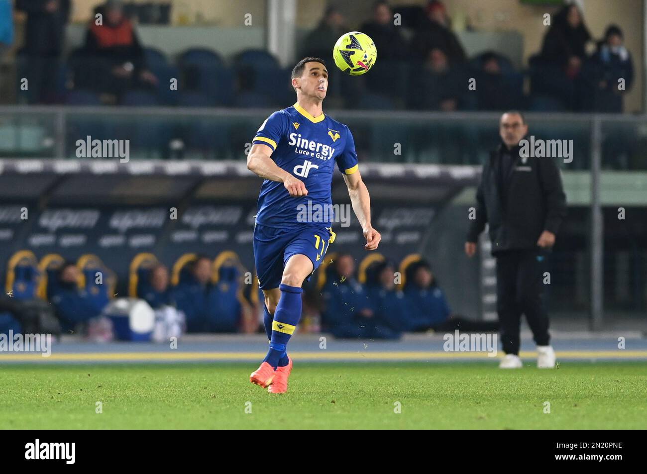 Verona, Italia. 06th Feb, 2023. kevin lasagna (verona) durante Hellas Verona FC vs SS Lazio, calcio italiano Serie A match in Verona, Italia, Febbraio 06 2023 Credit: Independent Photo Agency/Alamy Live News Foto Stock