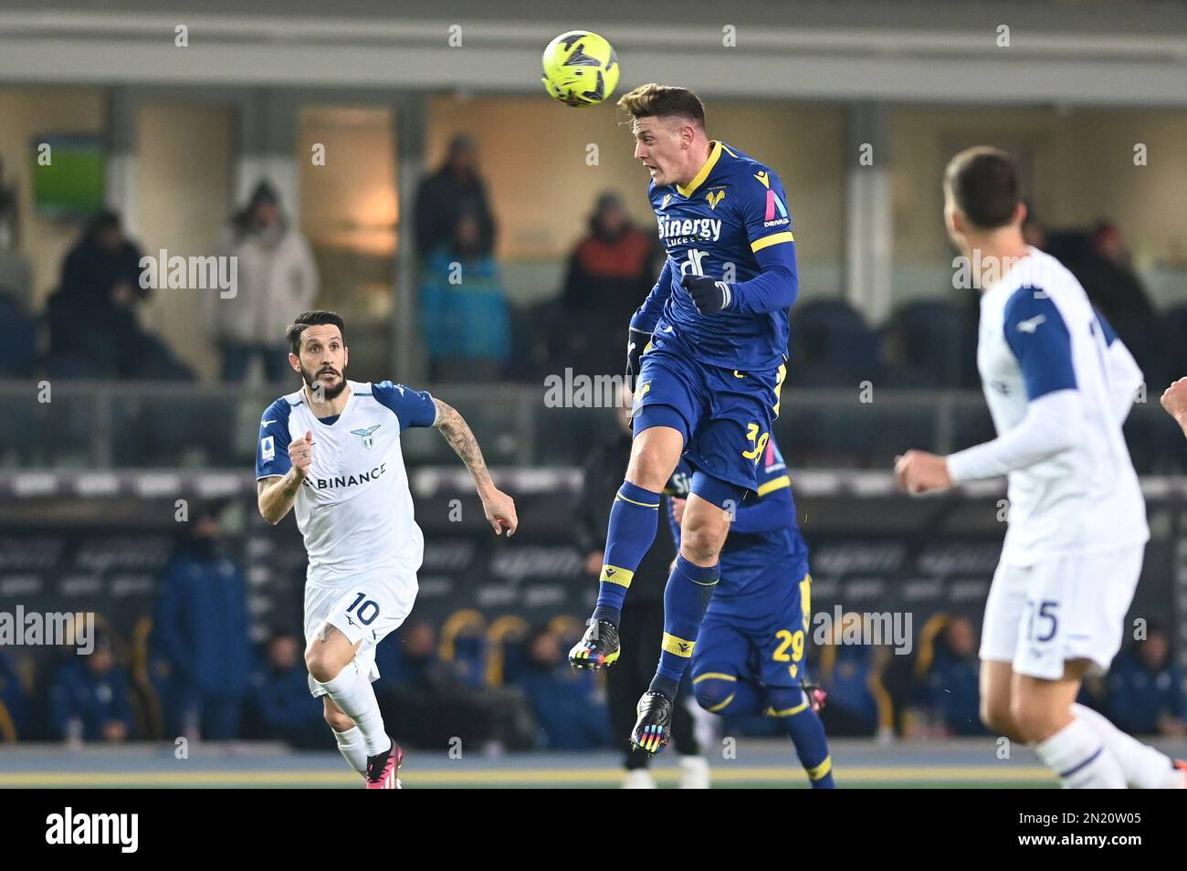 Verona, Italia. 06th Feb, 2023. adolfo gaich (verona) durante Hellas Verona FC vs SS Lazio, calcio italiano Serie A match in Verona, Italia, Febbraio 06 2023 Credit: Independent Photo Agency/Alamy Live News Foto Stock