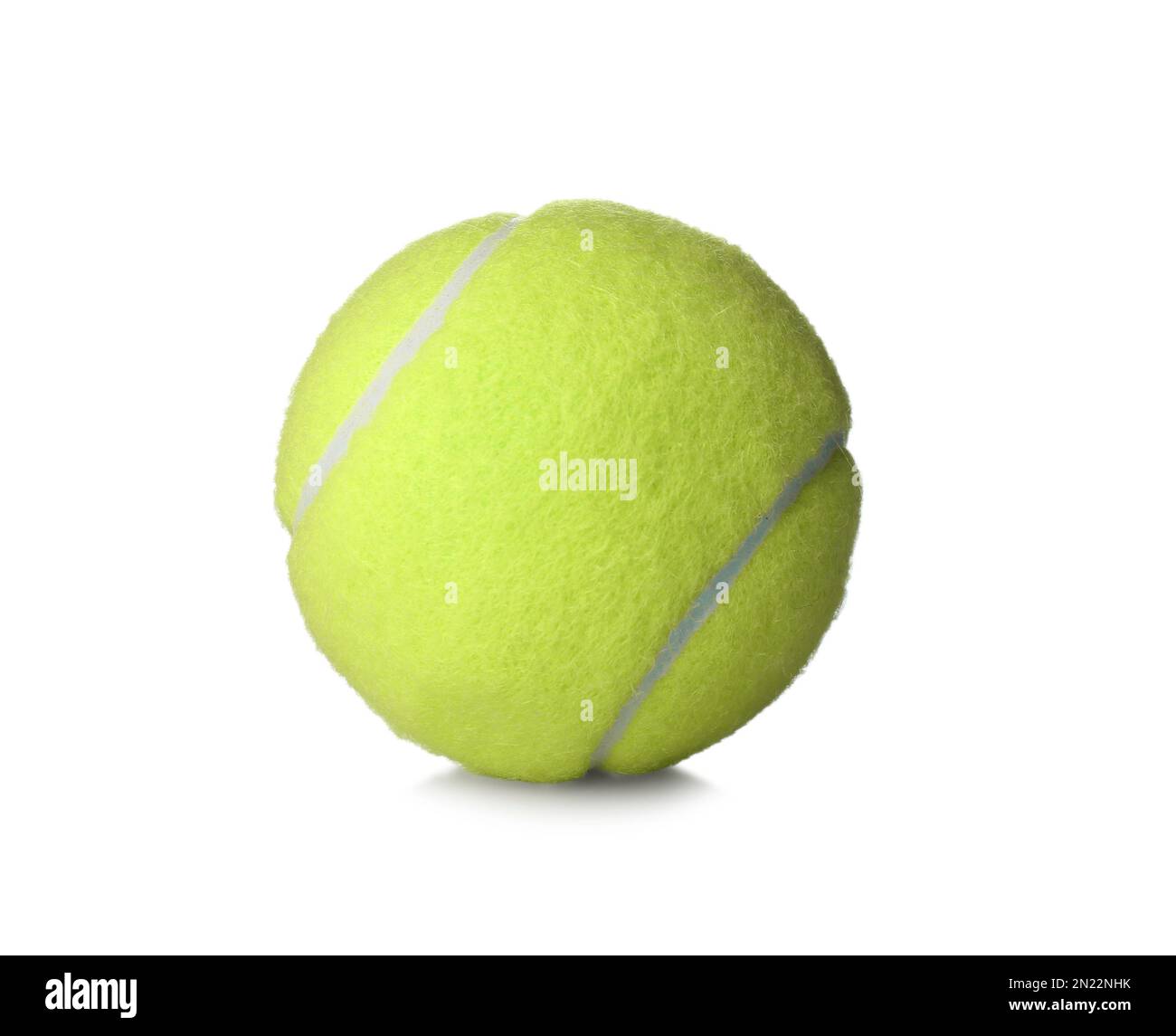 Palla da tennis isolata su bianco. Attrezzature sportive Foto Stock