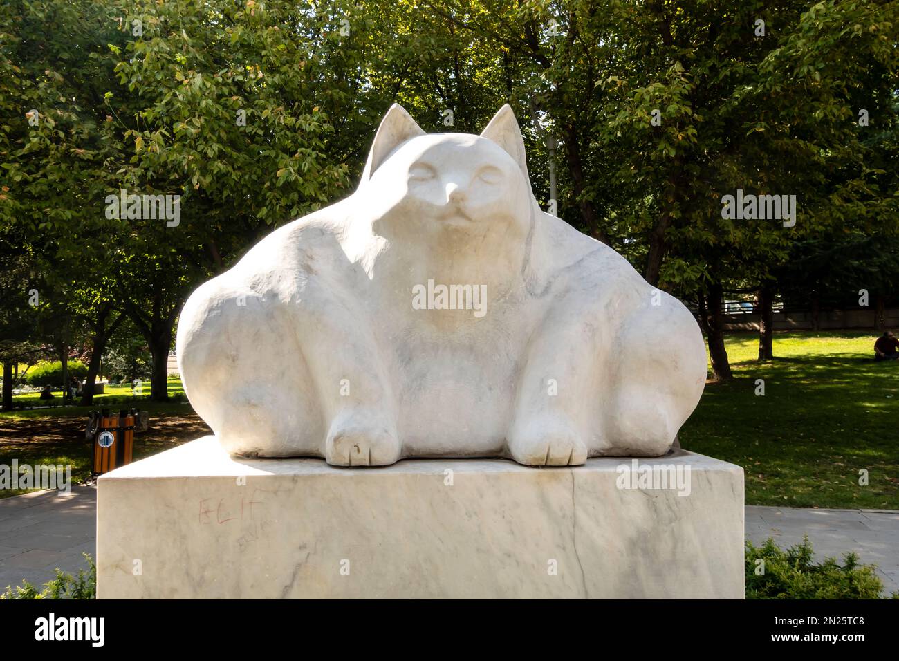 Grande grasso bianco gatto scultura Ankara Turchia Foto Stock