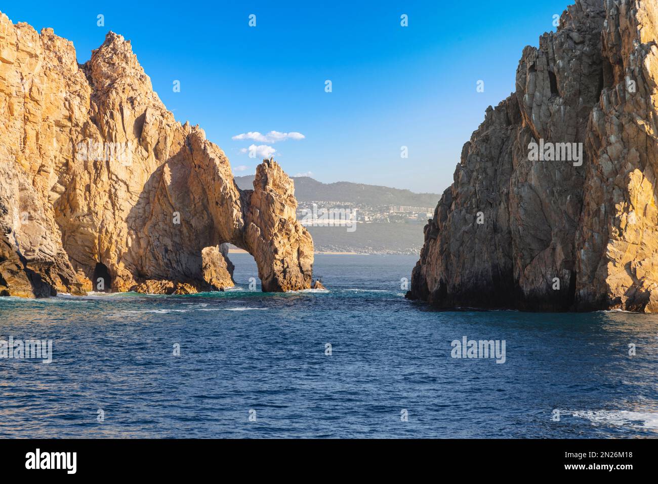 L'Arco di El Arco alle formazioni rocciose di fine Terra sulla penisola di Baja, a Cabo San Lucas, Messico. Foto Stock