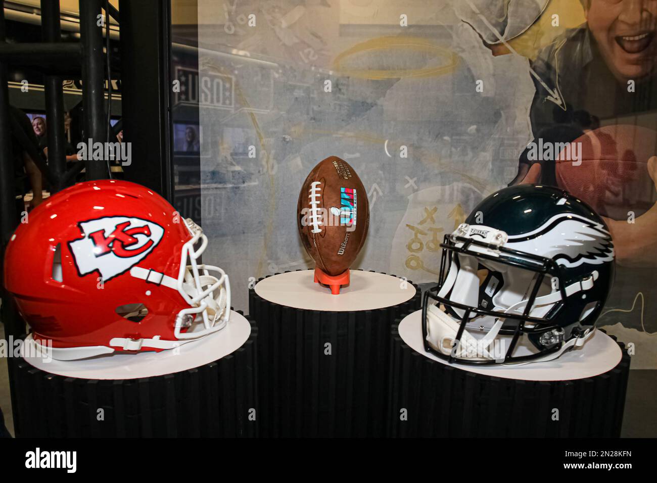 È bello giocare a calcio! L'NFL assume il controllo del centro di Phoenix a partire dal 4 febbraio con Super Bowl Experience presentato da Lowe's. Foto Stock