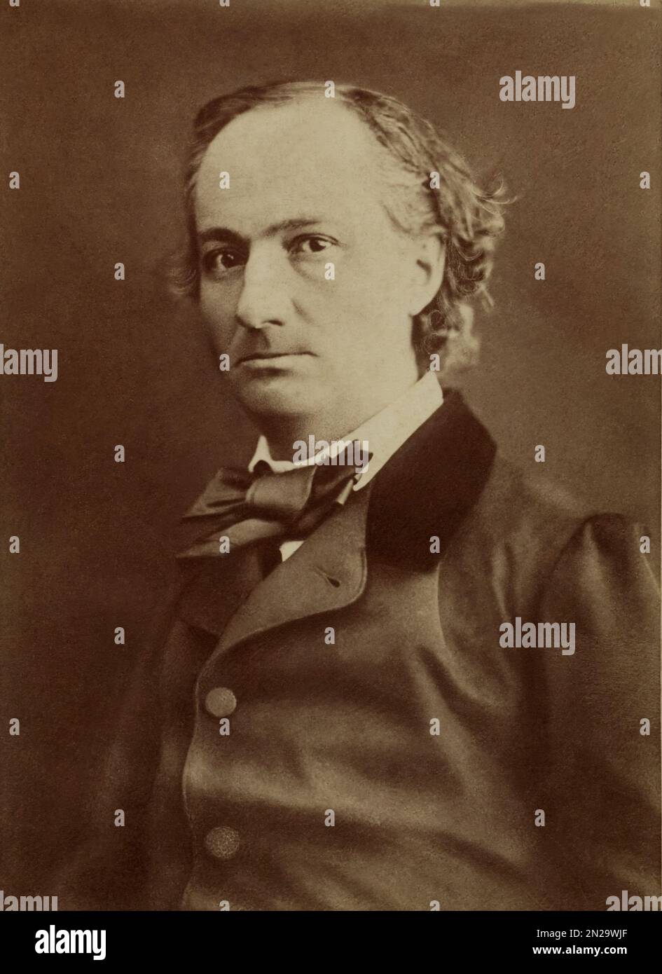 1854 ca , PARIGI , FRANCIA : il poeta francese CHARLES BAUDELAIRE ( Parigi 1821 - 1867 ) , ritratto di Nadar , Parigi . - STORIA - FOTO STORICHE - POETA - POESIA - POESIA - colletto - colletto - ritratto - cravatta - cravatta - fiocco - papillon - maudit - artista maledetto - bohemien - boheme - SIMBOLISMO - SIMBOLISMO --- Archivio GBB Foto Stock