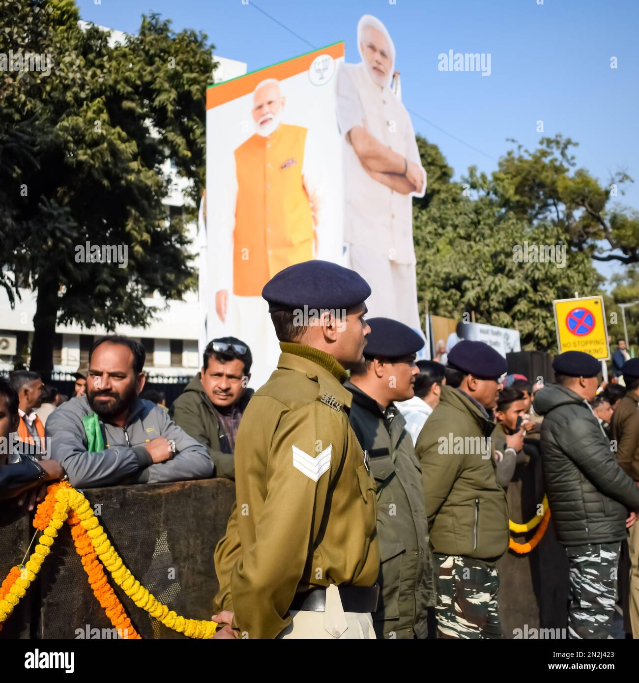 New Delhi, India - Gennaio 16 2023 - il primo Ministro Narendra modi ha tagliato fuori durante il Road show BJP, la statua di PM modi mentre assisteva ad una grande elezione r Foto Stock