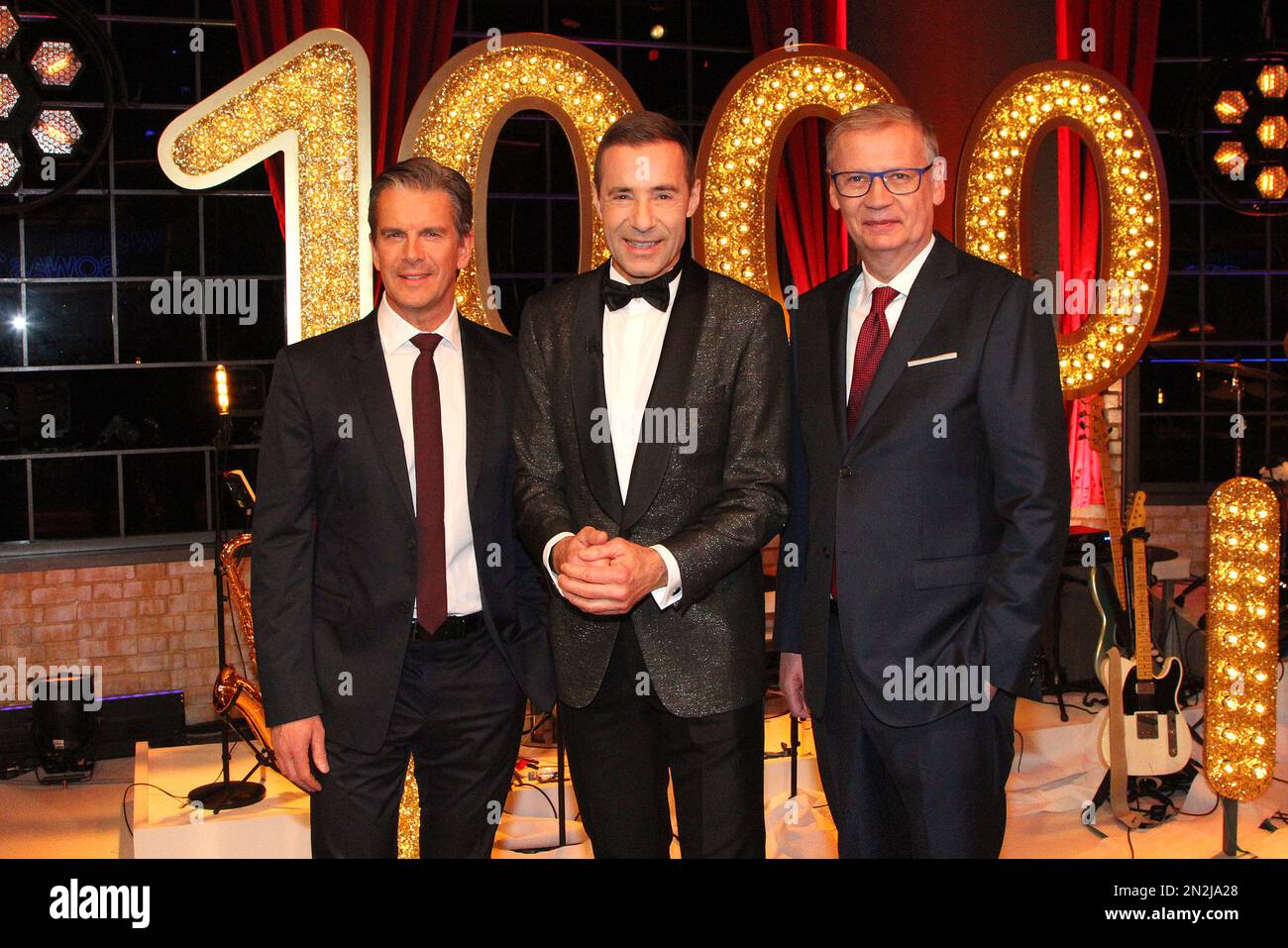 Markus Lanz, Kai Pflaume e Guenther Jauch Markus partecipano alla "Wer weiß denn sowas?" 1000th° anniversario Photocall il 6 febbraio 2023 ad Amburgo, Ger Foto Stock