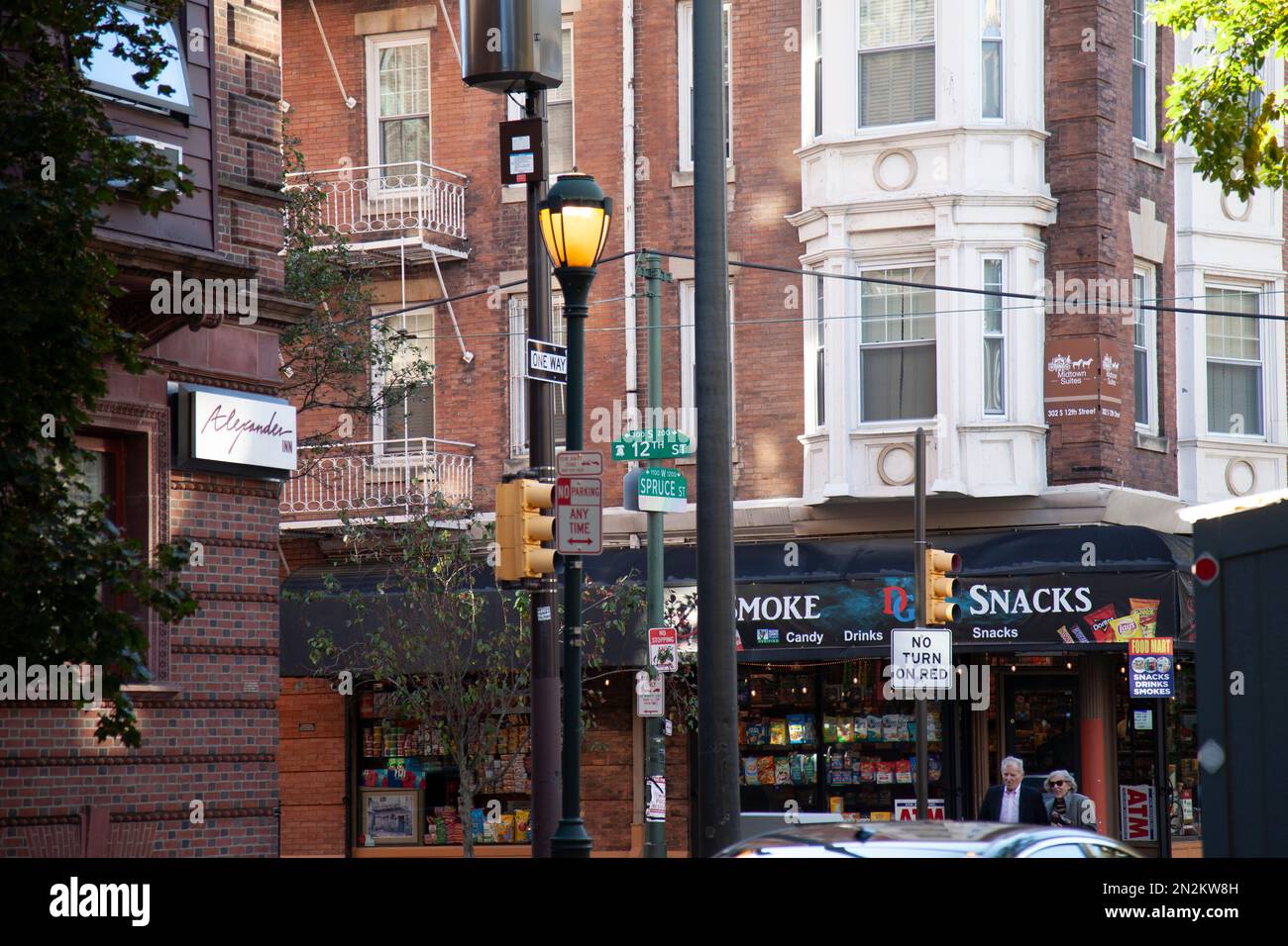 Incrocio tra Spruce e 12th a Philadelphia, USA Foto Stock