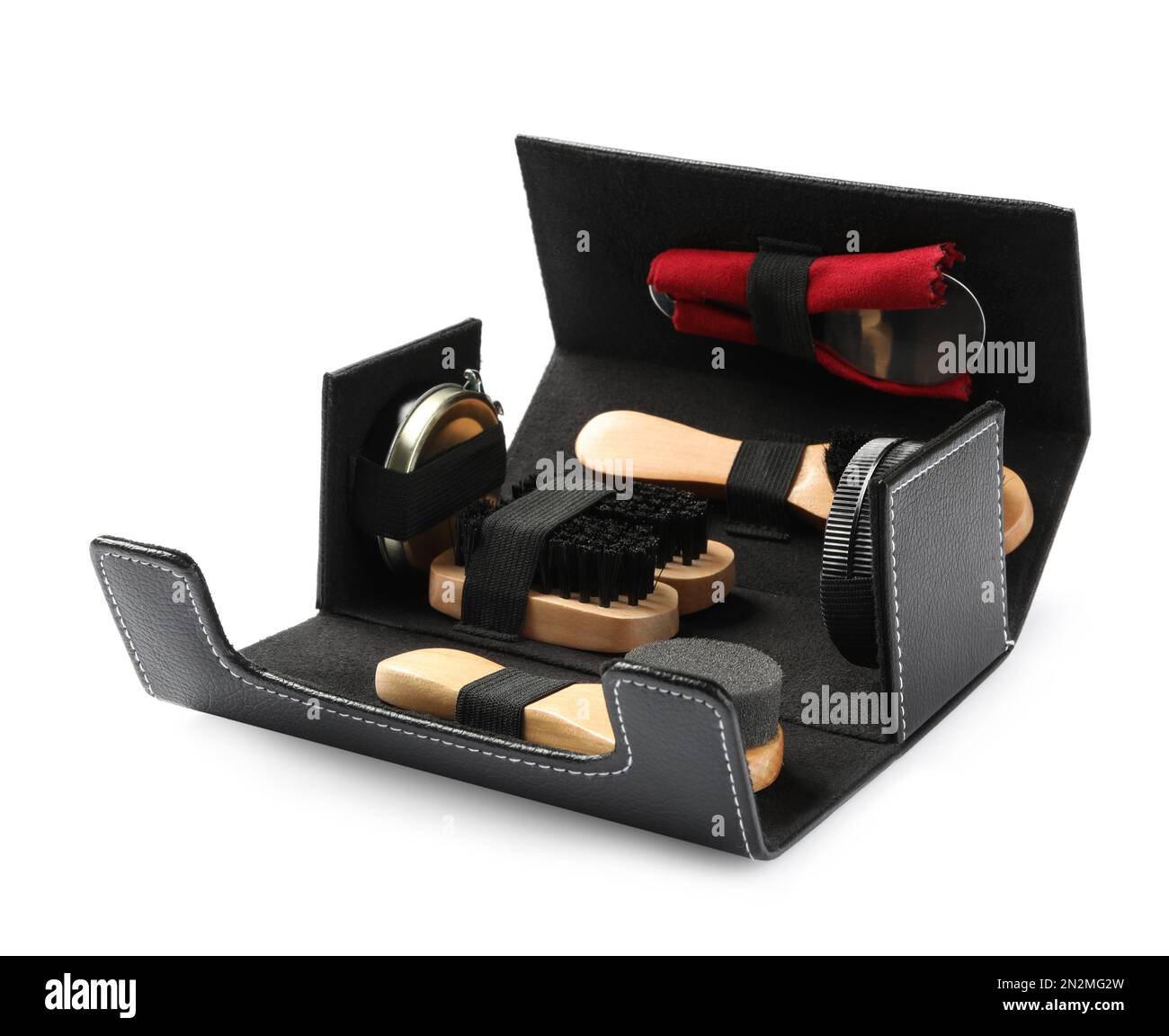 Borsa con accessori per la cura delle scarpe su sfondo bianco Foto Stock