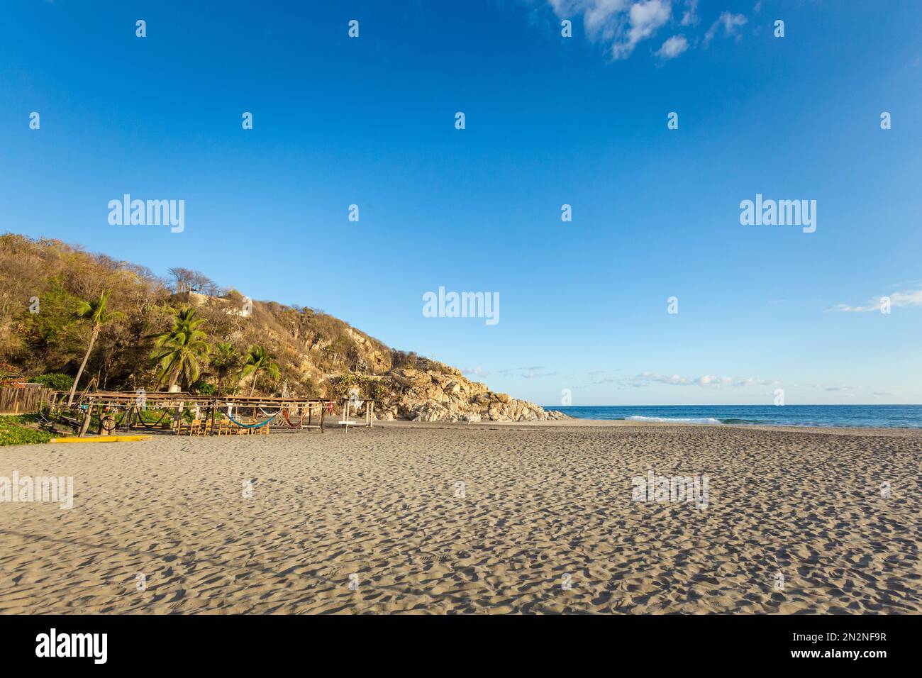 Bellissima spiaggia di Ventanilla in Messico. Paesaggio durante le giornate di sole Foto Stock