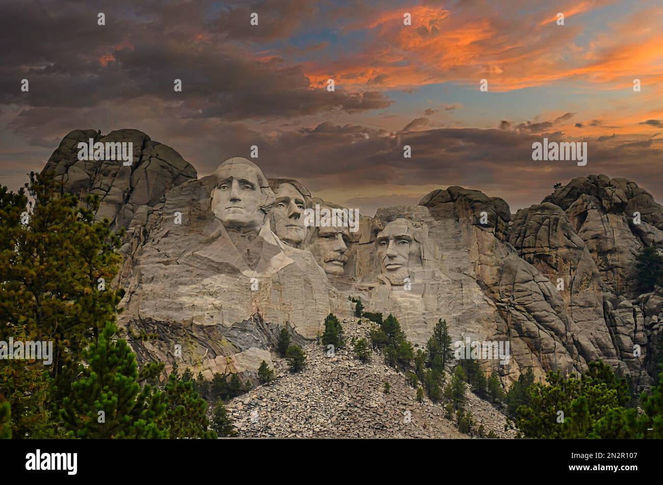 Tramonto sul Monte Rushmore National Monument, South Dakota, USA Foto Stock