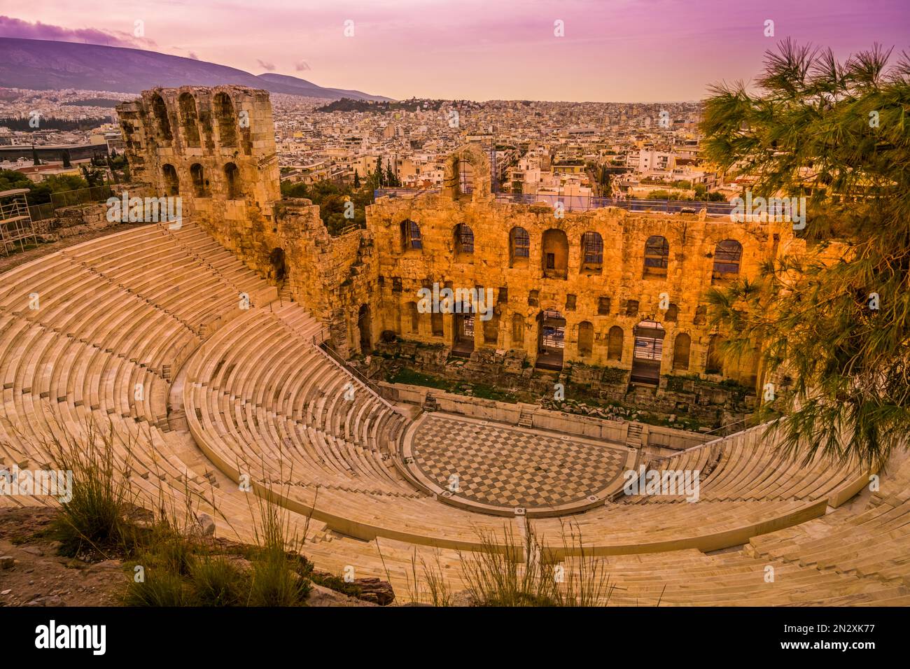 Amphi-Theater, Odeon des Herodes Atticus, Akropolis, Athen, Griechenland Foto Stock