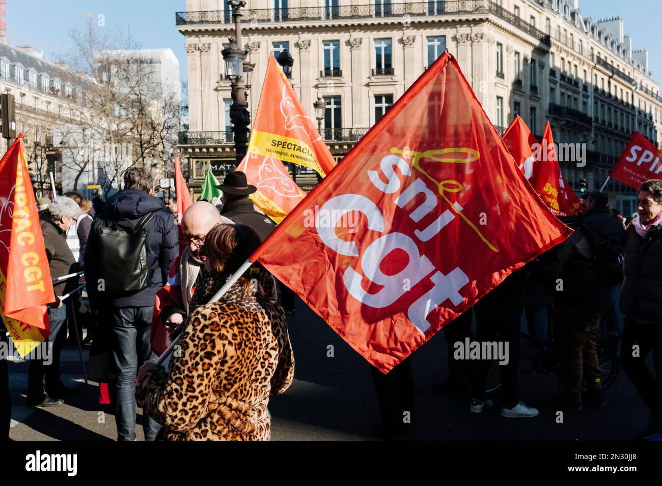 Jan Schmidt-Whitley/le Pictorium - dimostrazione il 7 febbraio contro la riforma delle pensioni a Parigi - 7/2/2023 - Francia / Parigi / Parigi - la manifestazione parigina, con decine di migliaia di manifestanti, è iniziata intorno alle 2pm da Place de l'Opera, in direzione di Place de la Bastille Foto Stock