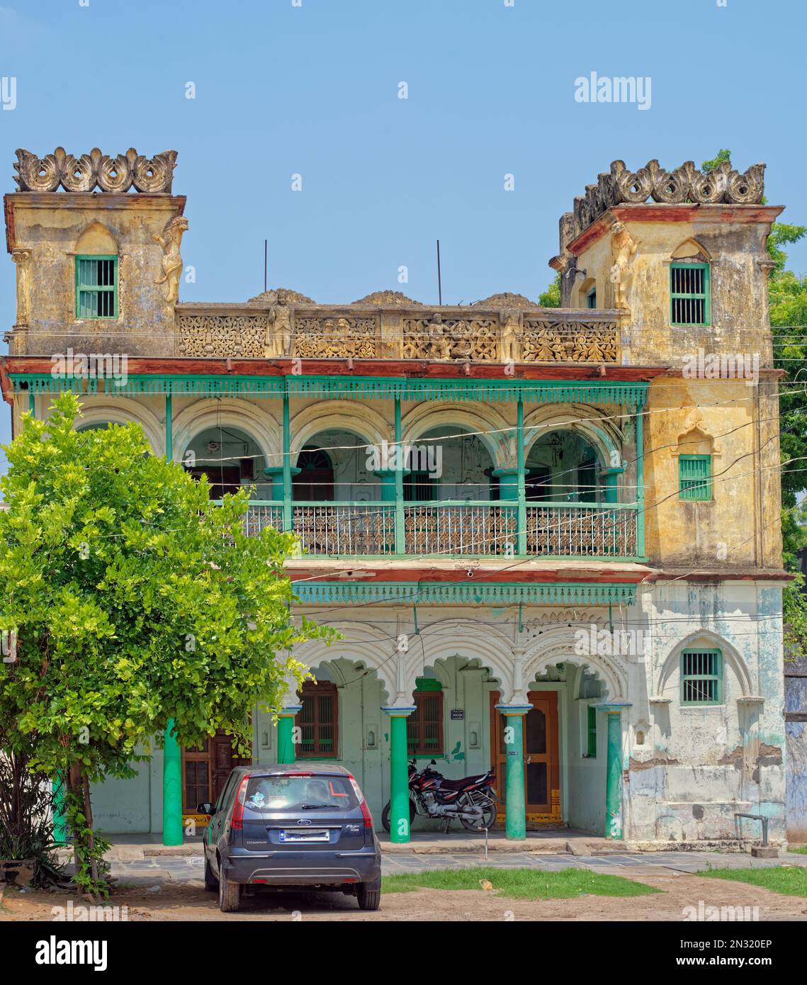 08 24 2015 edificio residenziale d'epoca di architettura Vintage coloniale ad Amaravati Andhra Pradesh India.Asia. Foto Stock