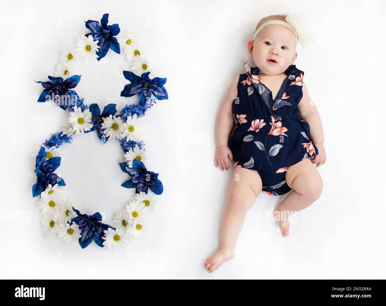 8 mesi bambino immagini e fotografie stock ad alta risoluzione - Alamy