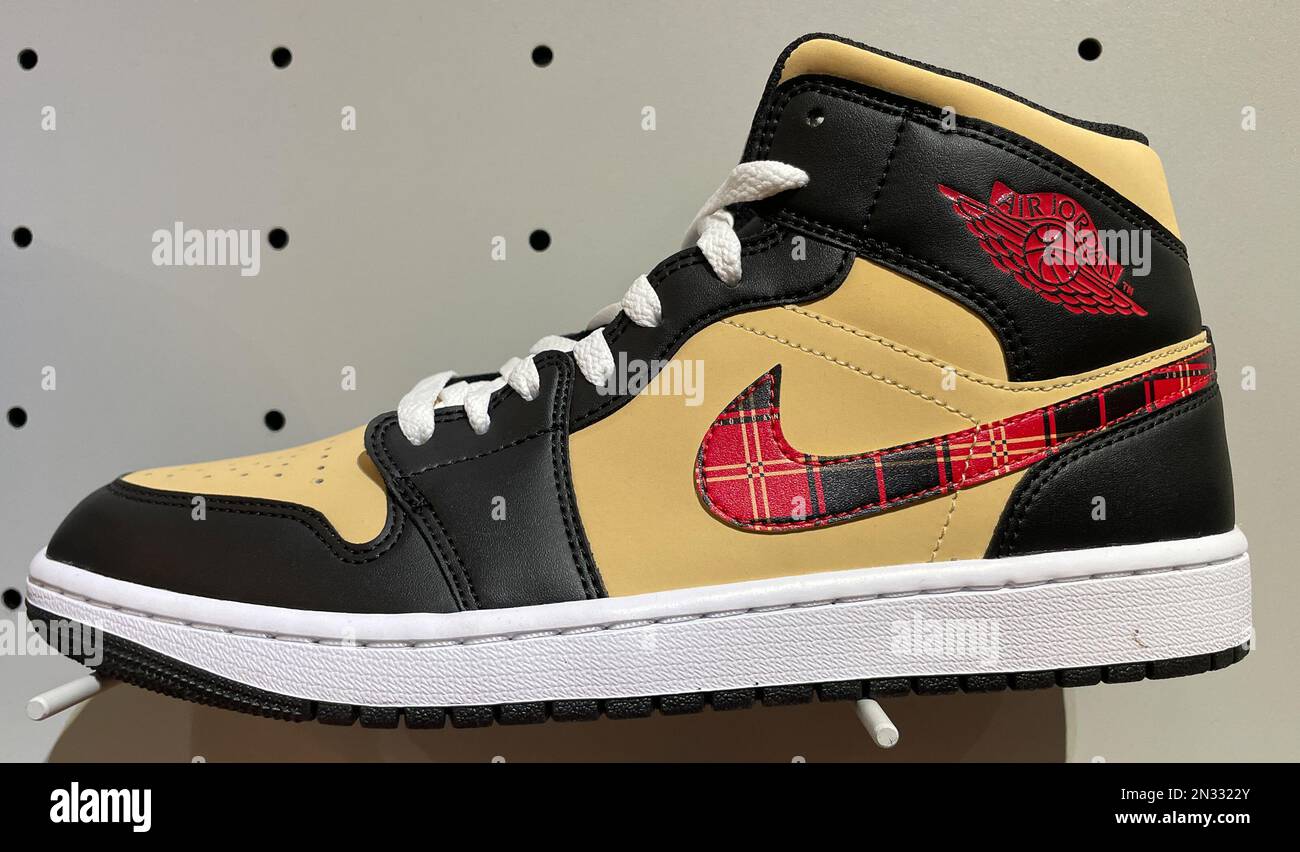 Sneaker Nike Air Jordan 1 Mid se.. Foto Stock