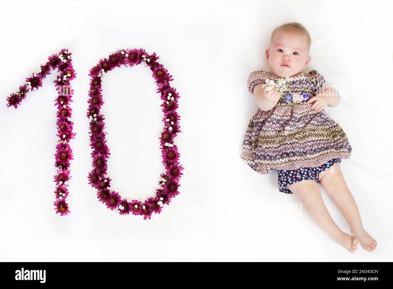 10 mesi di bambino immagini e fotografie stock ad alta risoluzione - Alamy