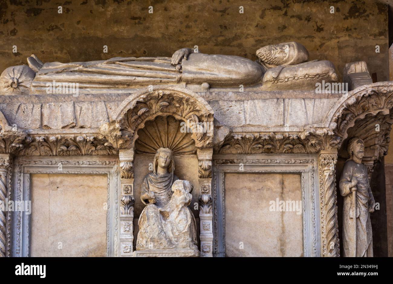 La Tomba Di Giulietta è Vera Monumento funerario della famiglia scaligera immagini e fotografie