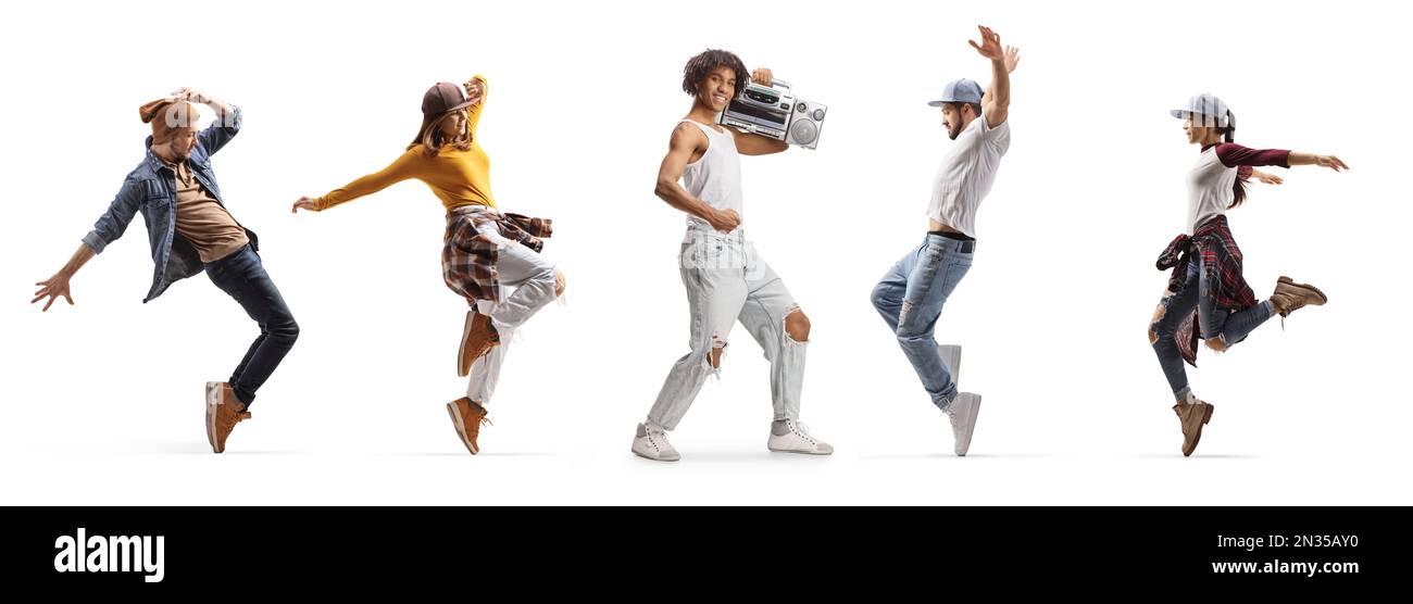 Giovane afro-americano che tiene un boombox e persone che ballano isolate su sfondo bianco Foto Stock