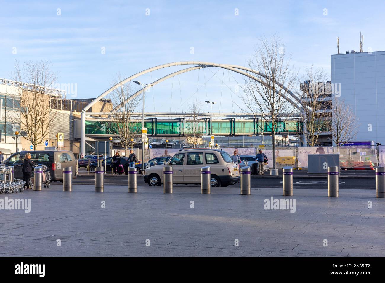 Punto di rientro al Terminal 3, Aeroporto Internazionale di Heathrow. London Borough of Hounslow, Greater London, England, United Kingdom Foto Stock