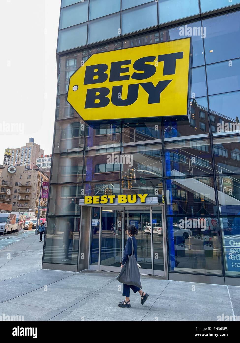 Ingresso a un negozio Best Buy in Union Square a New York. Foto Stock