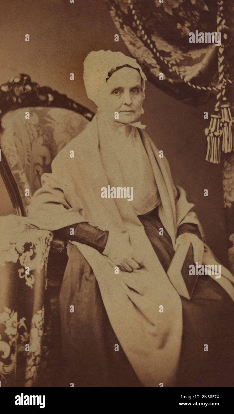 Lucrezia Coffin Mott (1793-1880), abolizionista americana e attivista per i diritti delle donne, Ritratto seduto a tutta lunghezza, Wenderoth, Taylor & Brown, 1860 Foto Stock