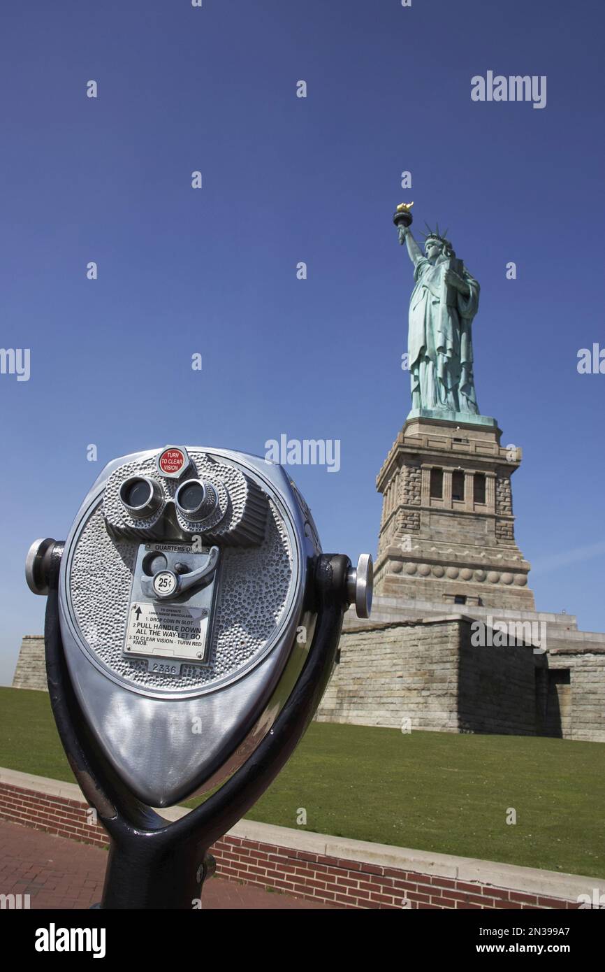 View Finder e la Statua della Libertà, Liberty Island, New York New York, Stati Uniti d'America Foto Stock