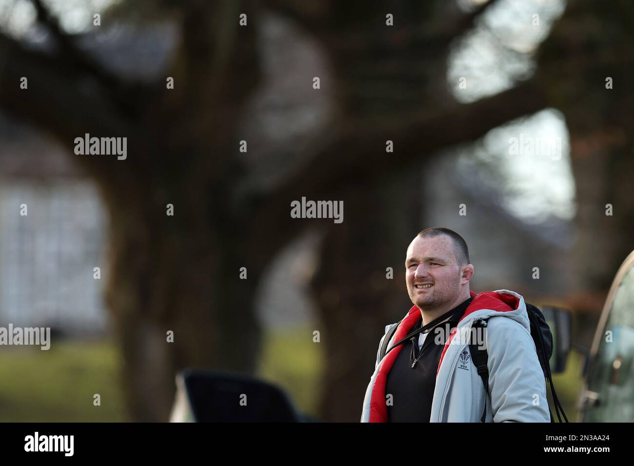 Cardiff, Regno Unito. 07th Feb, 2023. Ken Owens of Wales arriva per la sessione di rugby del Galles, vale of Glamorgan martedì 7th febbraio 2023. La squadra si prepara per la partita di campionato Guinness Six Nations contro la Scozia questo fine settimana. pic di Andrew Orchard/Andrew Orchard SPORTS photography/Alamy Live News Credit: Andrew Orchard SPORTS photography/Alamy Live News Foto Stock