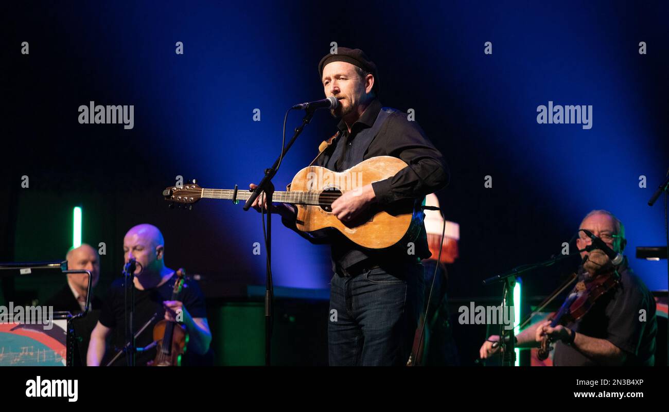 Glasgow Scozia. 19 gennaio 2023. John Doyle, musicista irlandese, si è esibito presso la sala concerti di Glasgow al Transatlantic Sessions, Celtic Connections music festival 2023. Foto Pauline Keightley / Alamy. Foto Stock