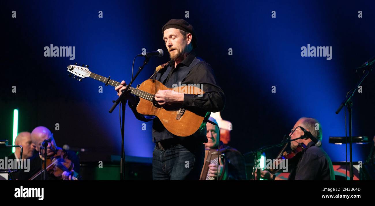 Glasgow Scozia. 19 gennaio 2023. John Doyle, musicista irlandese, si è esibito presso la sala concerti di Glasgow al Transatlantic Sessions, Celtic Connections music festival 2023. Foto Pauline Keightley / Alamy. Foto Stock