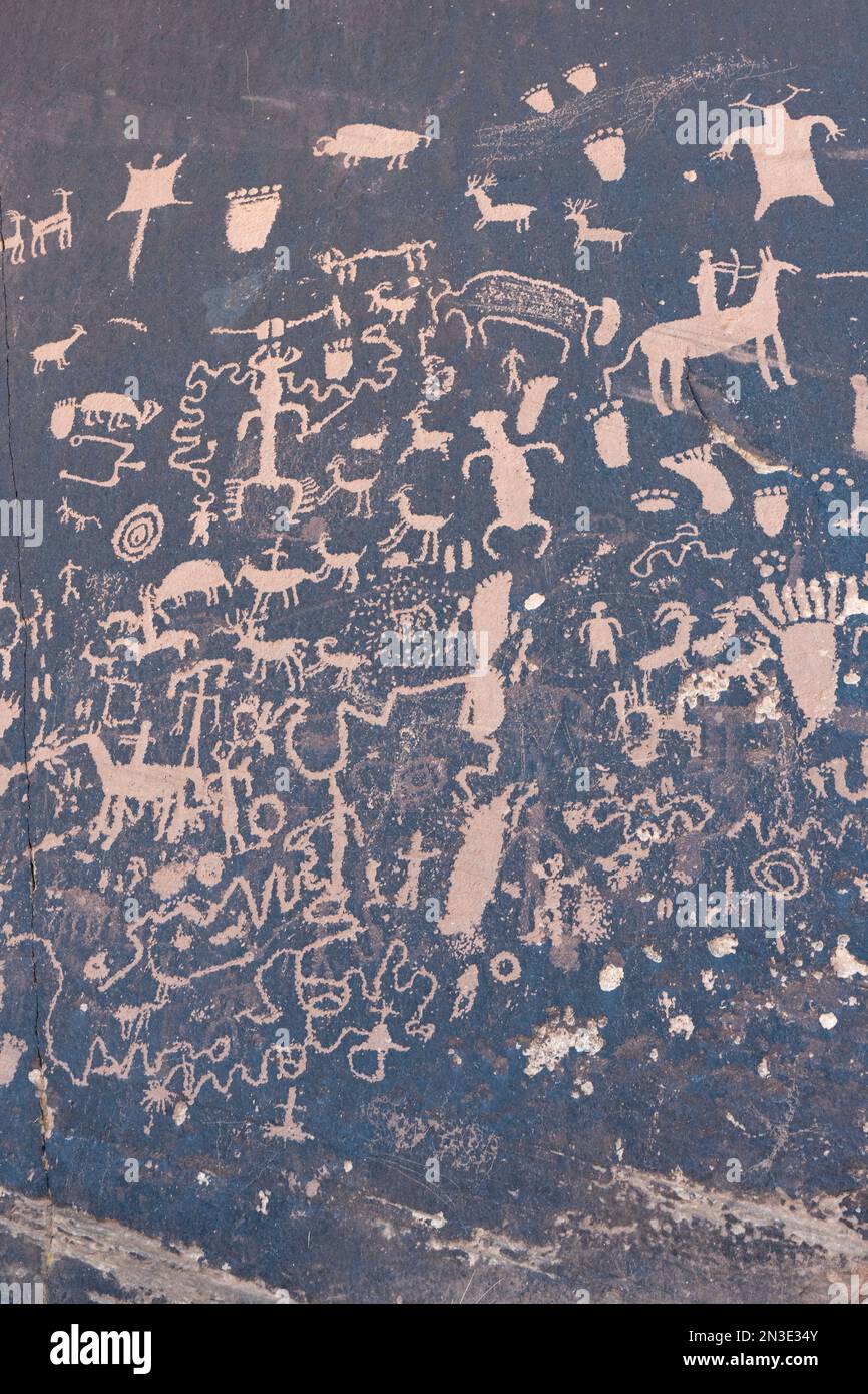 Alcuni dei petroglifi del quotidiano Rock State Historic Monument, nel Canyonlands National Park. Non si sa quando o perché i disegni sono stati creati Foto Stock