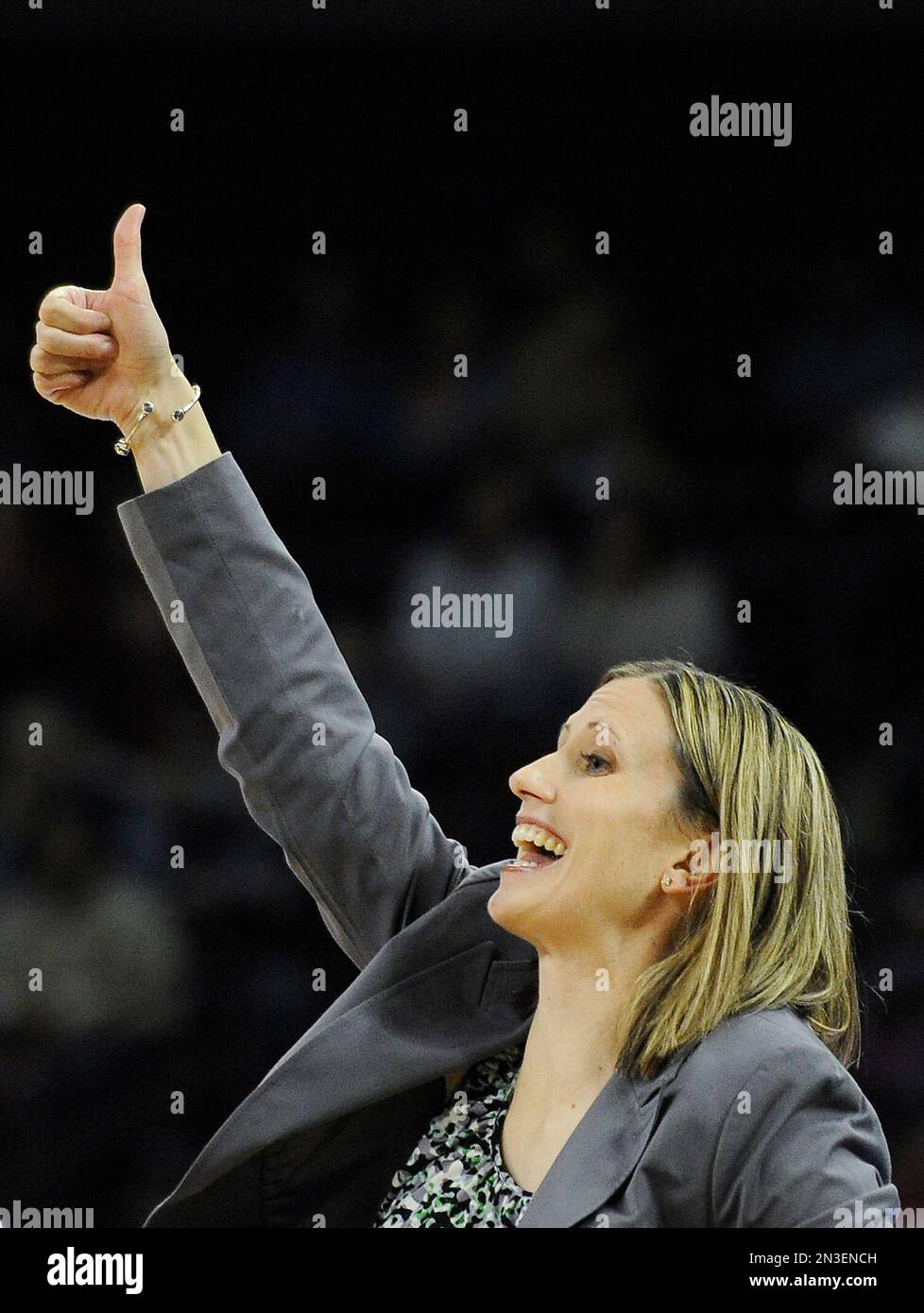 Charlotte head coach Cara Consuegra gestures during the first half of an NCAA college basketball game against South Carolina, Thursday, Dec. 4, 2014, in Columbia, S.C. (AP Photo/Rainier Ehrhardt) Foto Stock